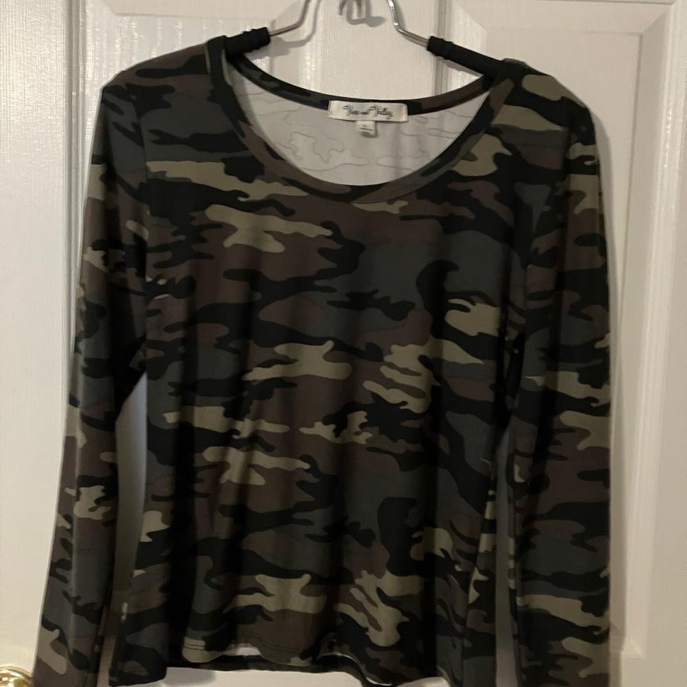 Army style shirt cropped